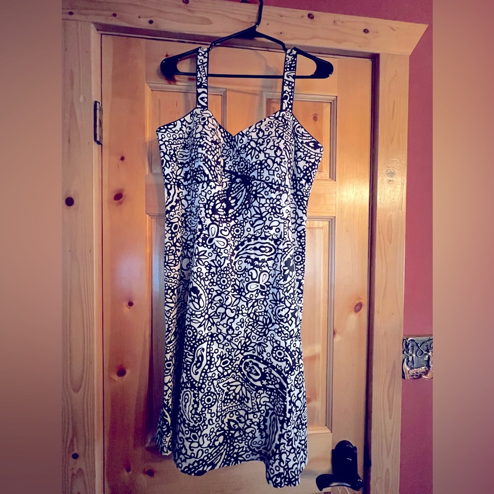Black/white summer dress